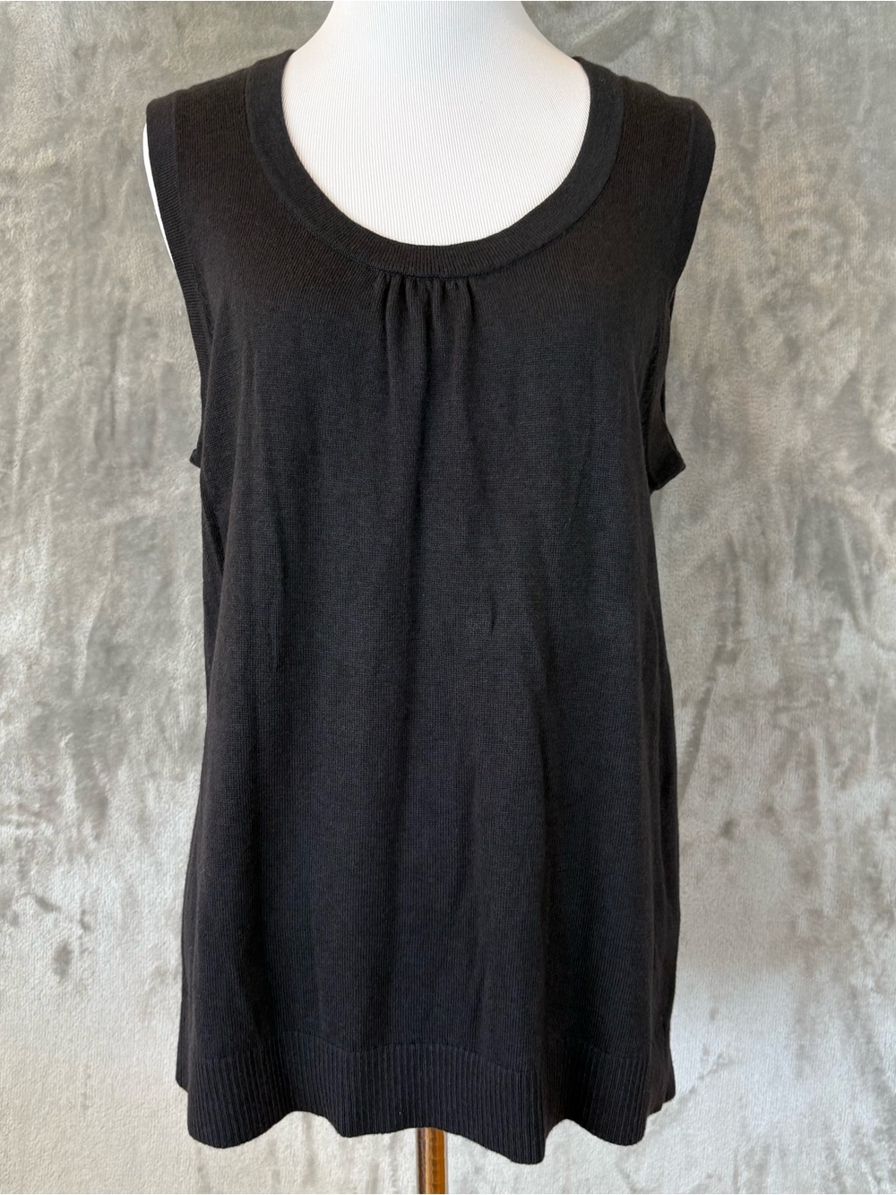 Lands' End Black Sleeveless Knit Tank Top Gathered Scoop Neck Wmn’s M
